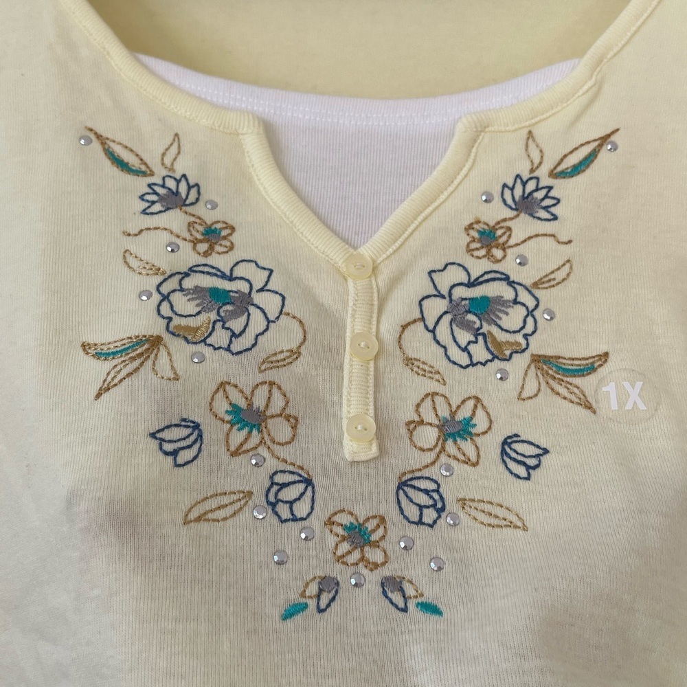 Basic Editions Yellow Floral Embroidered Top 1X Plus Size - Picture 4 of 9